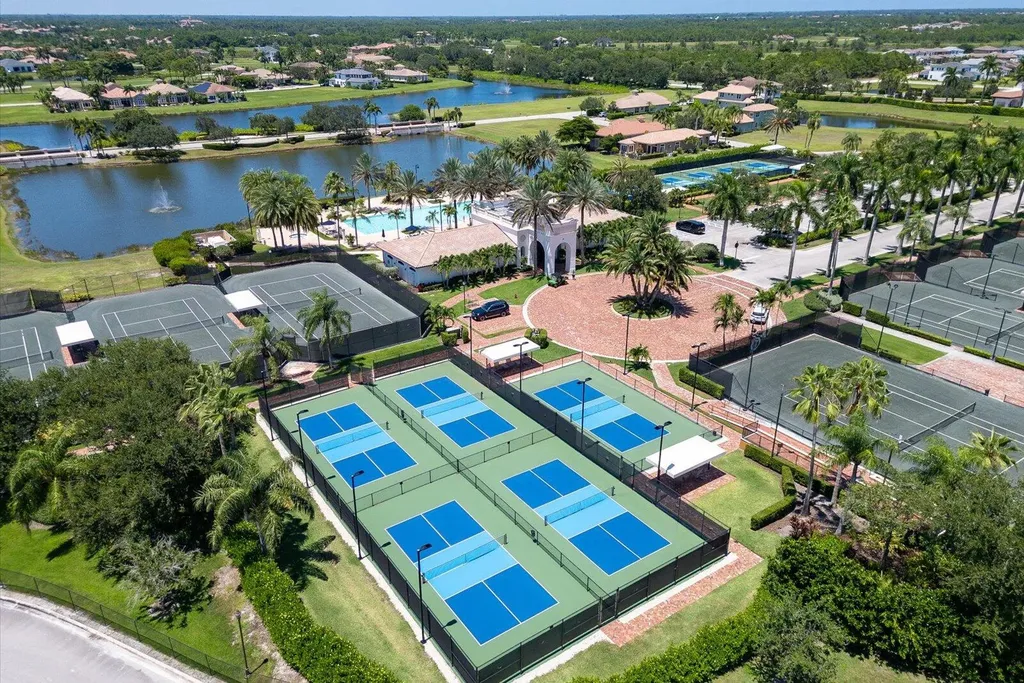 121 SE Rio Casarano Port St Lucie FL 34984