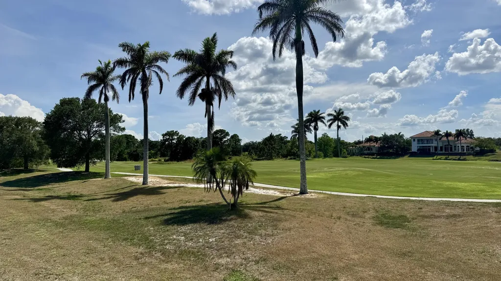 121 SE Rio Casarano Port St Lucie FL 34984