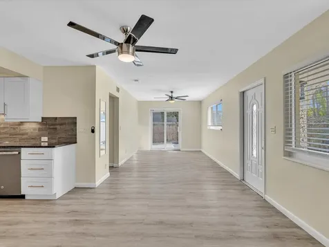 607 W Perry Street Lantana FL 33462