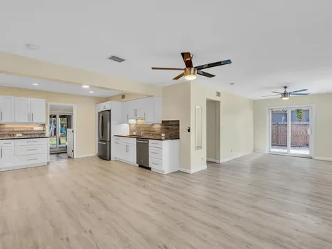 607 W Perry Street Lantana FL 33462