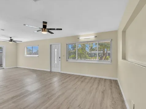 607 W Perry Street Lantana FL 33462