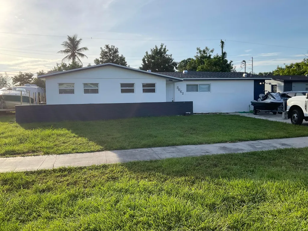 5662 Parke Avenue West Palm Beach FL 33407