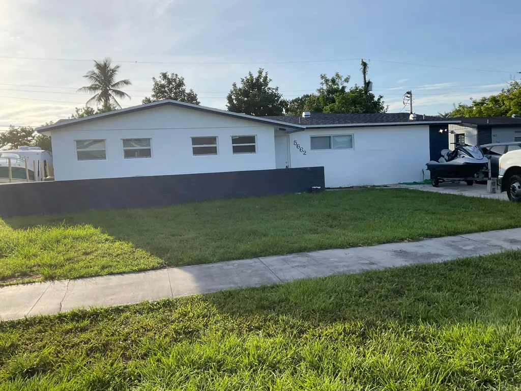 5662 Parke Avenue West Palm Beach FL 33407