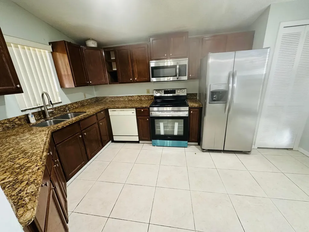 5165 Foxhall Place West Palm Beach FL 33417