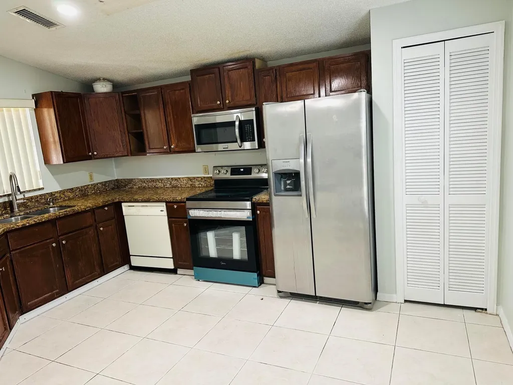 5165 Foxhall Place West Palm Beach FL 33417