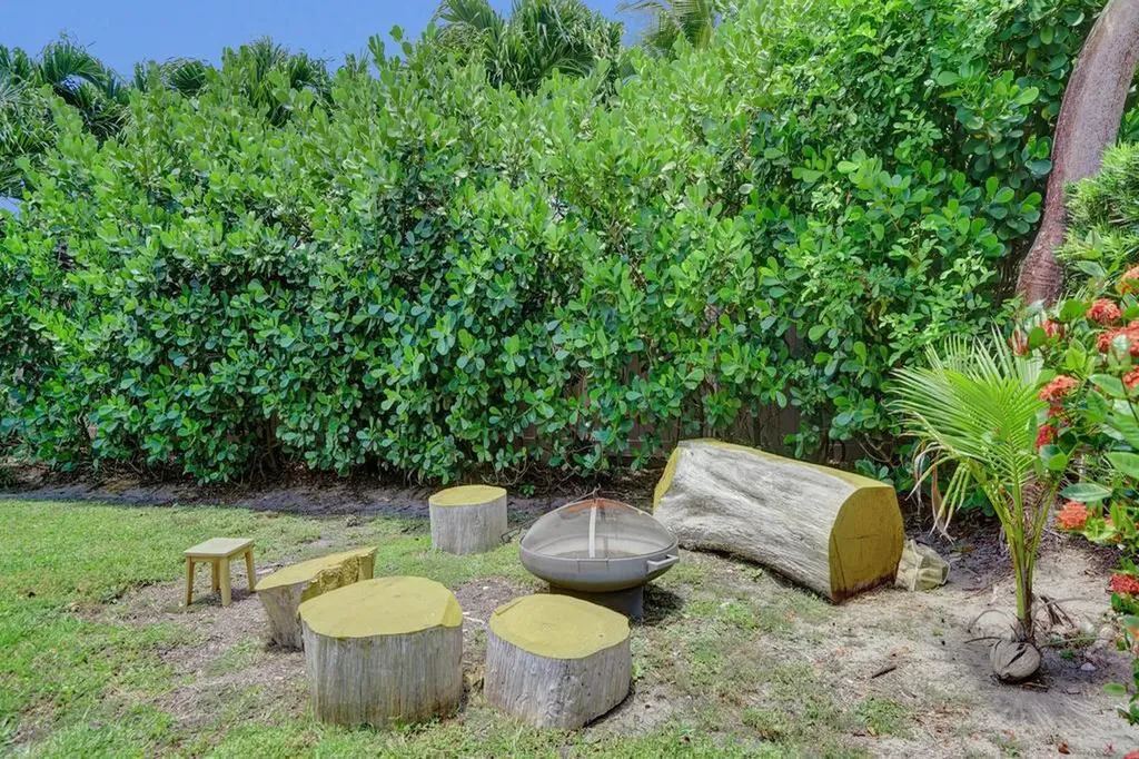 5 Gatehouse Road Sea Ranch Lakes FL 33308