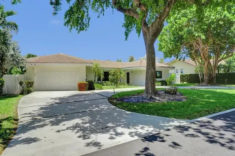 5 Gatehouse Road Sea Ranch Lakes FL 33308