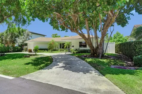 5 Gatehouse Road Sea Ranch Lakes FL 33308