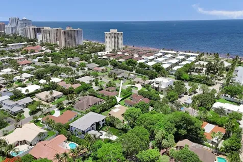 5 Gatehouse Road Sea Ranch Lakes FL 33308
