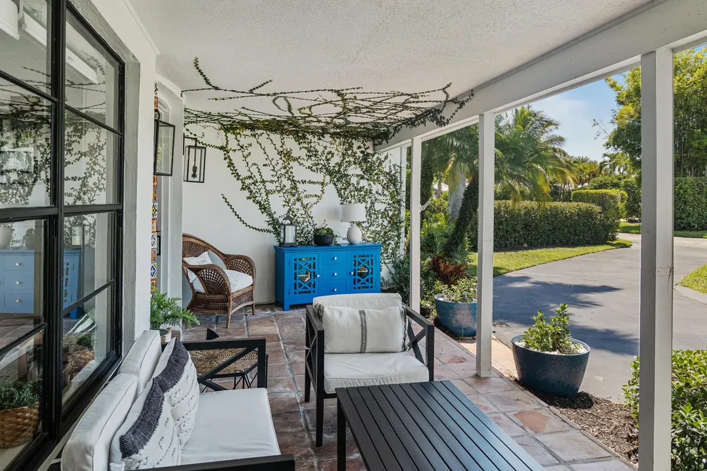 711 SW 27th Way Boynton Beach FL 33435