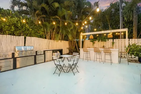 711 SW 27th Way Boynton Beach FL 33435