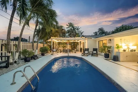 711 SW 27th Way Boynton Beach FL 33435