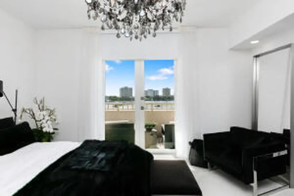 300 SE 5th Avenue Boca Raton FL 33432