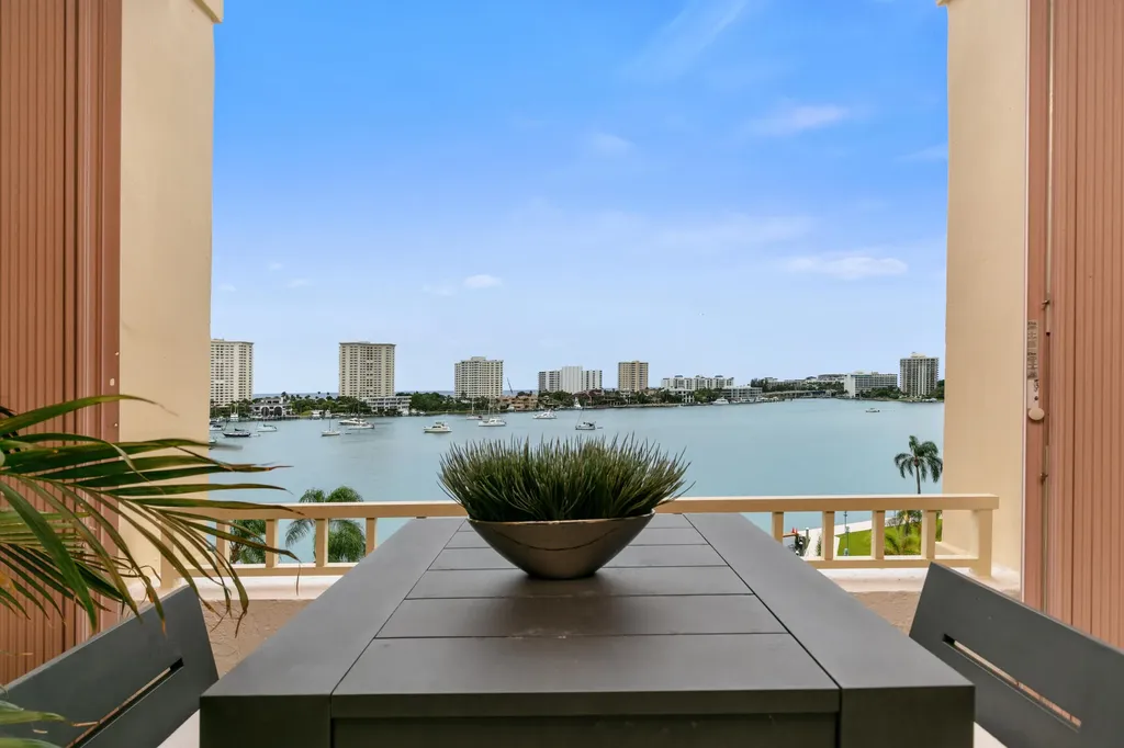 300 SE 5th Avenue Boca Raton FL 33432