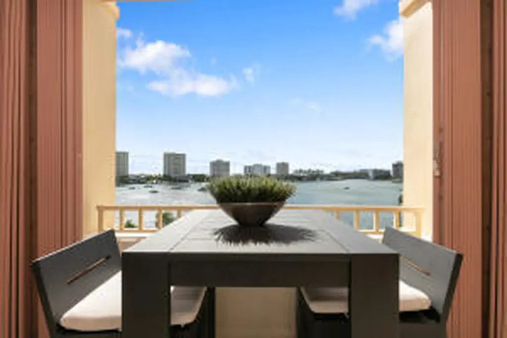 300 SE 5th Avenue Boca Raton FL 33432