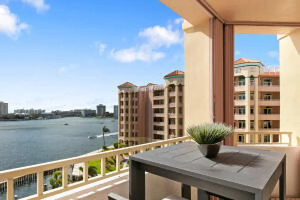300 SE 5th Avenue Boca Raton FL 33432