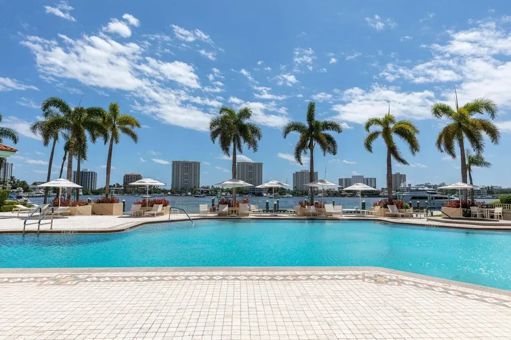 300 SE 5th Avenue Boca Raton FL 33432