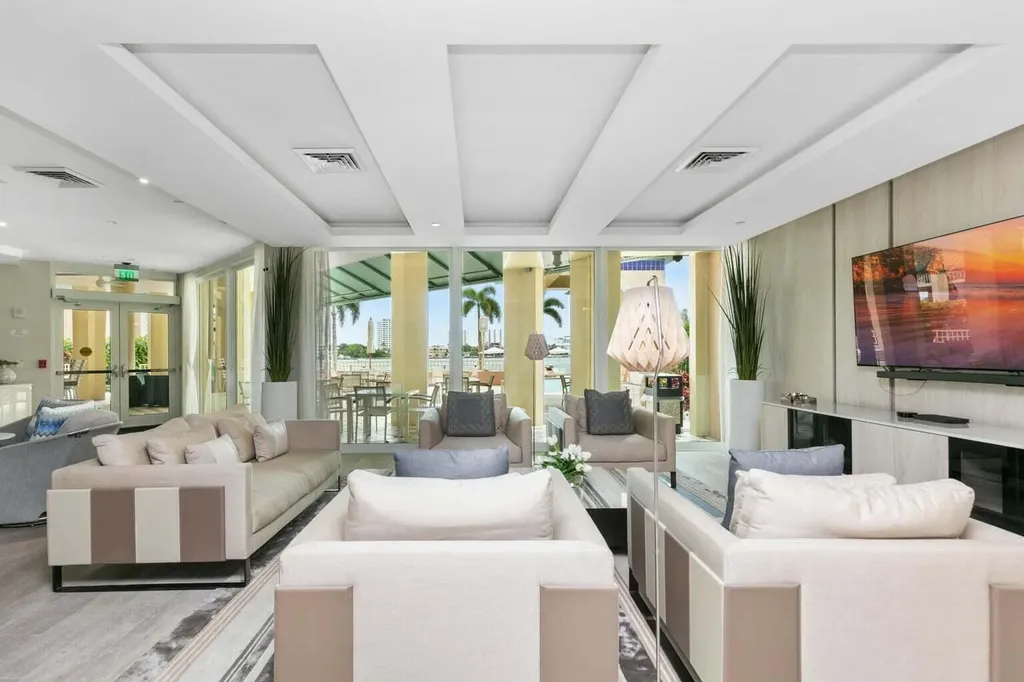 300 SE 5th Avenue Boca Raton FL 33432