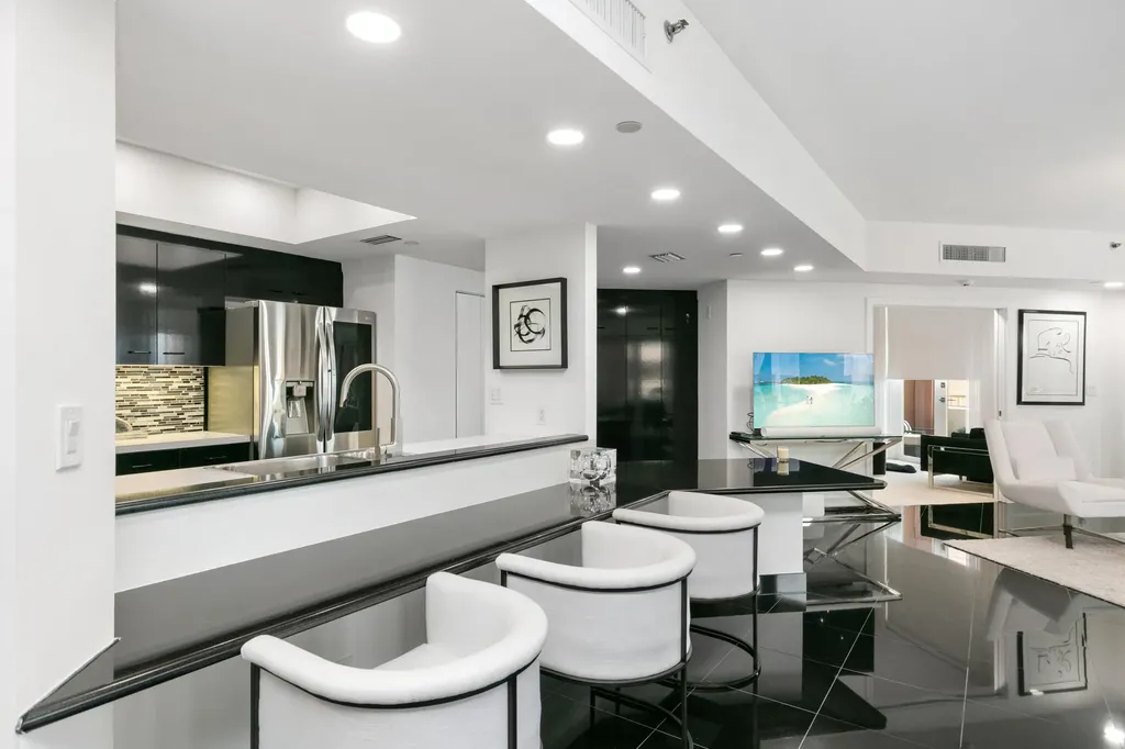 300 SE 5th Avenue Boca Raton FL 33432