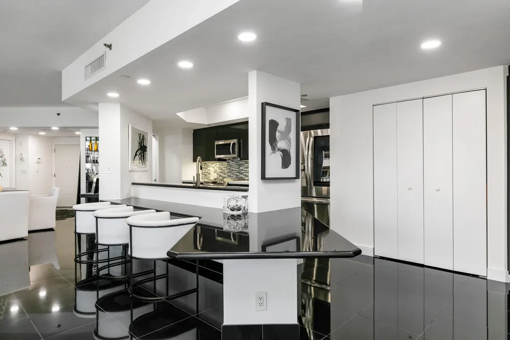 300 SE 5th Avenue Boca Raton FL 33432
