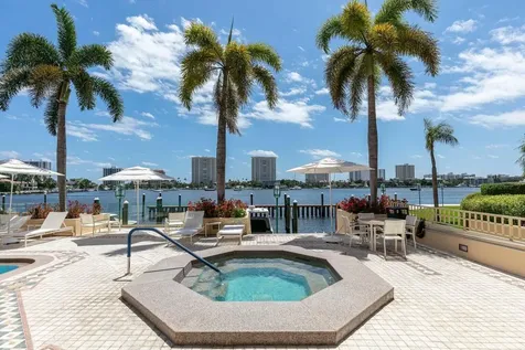 300 SE 5th Avenue Boca Raton FL 33432