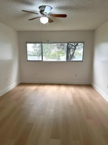1400 SW 137 Avenue Pembroke Pines FL 33027