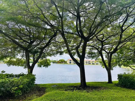 1400 SW 137 Avenue Pembroke Pines FL 33027