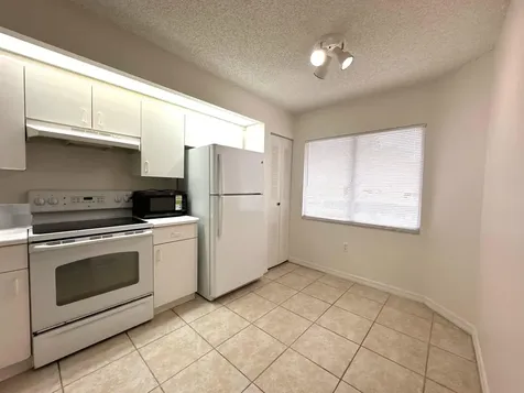 1400 SW 137 Avenue Pembroke Pines FL 33027