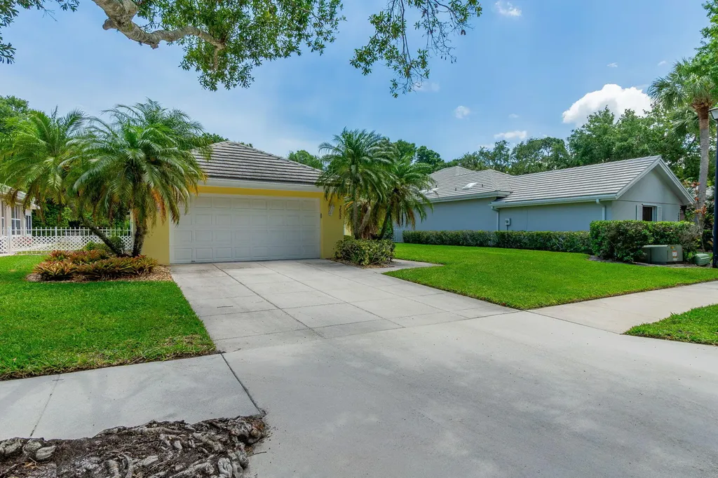 7533 SE Autumn Lane Hobe Sound FL 33455