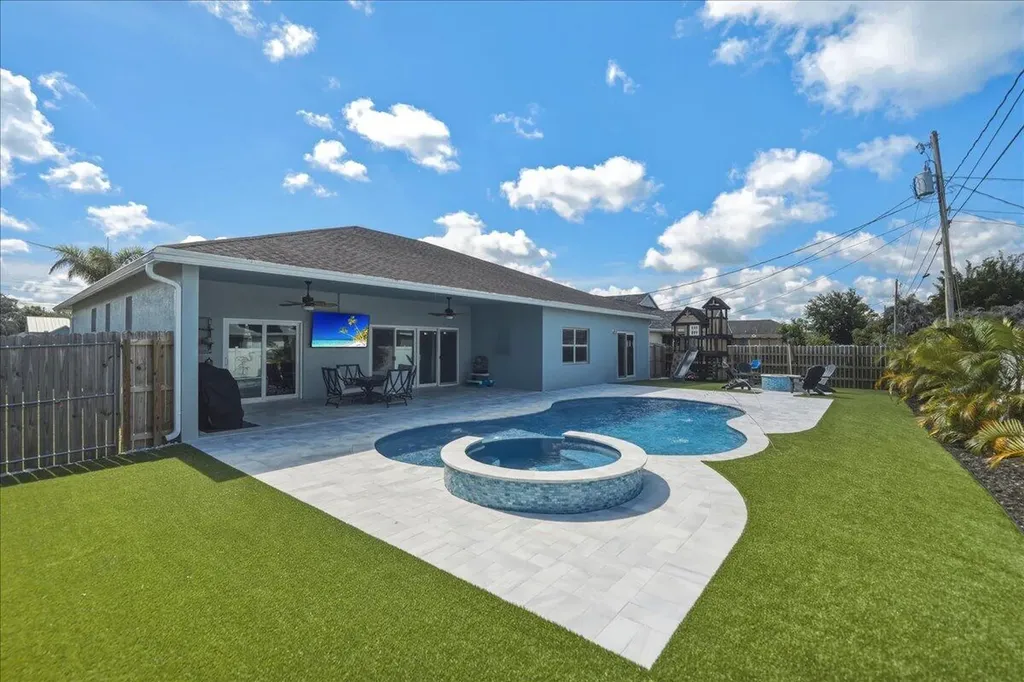 2142 SW Pruitt Street Port St Lucie FL 34953