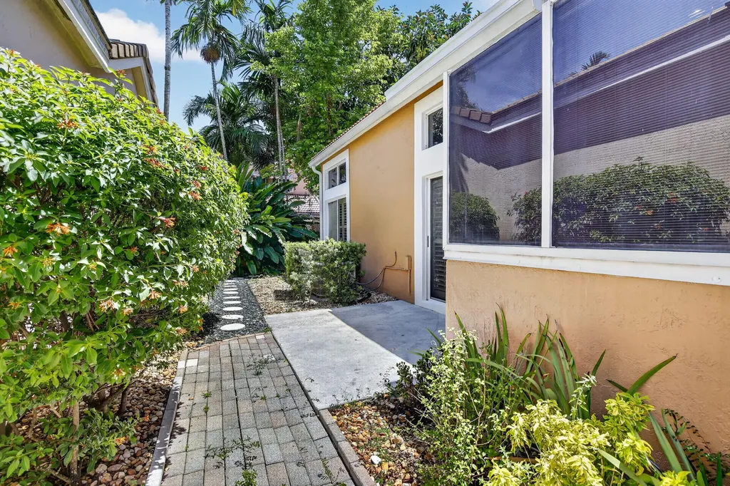 10124 NW 4th Street NW Plantation FL 33324