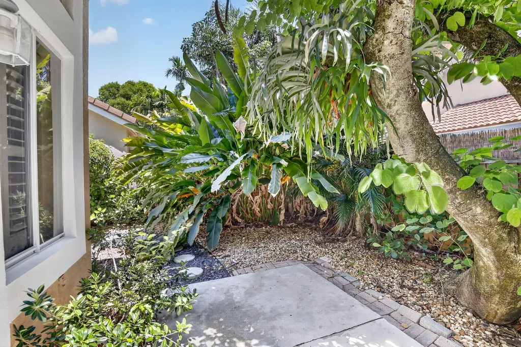 10124 NW 4th Street NW Plantation FL 33324