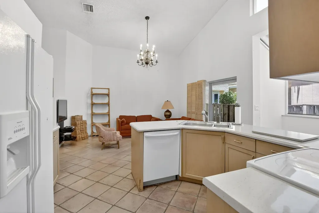 10124 NW 4th Street NW Plantation FL 33324