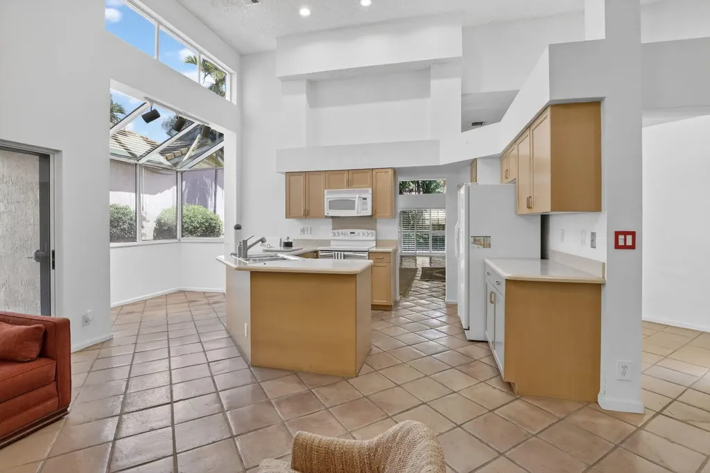 10124 NW 4th Street NW Plantation FL 33324