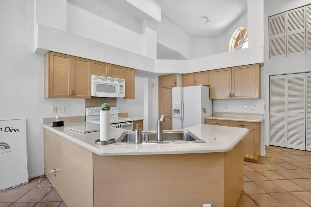 10124 NW 4th Street NW Plantation FL 33324