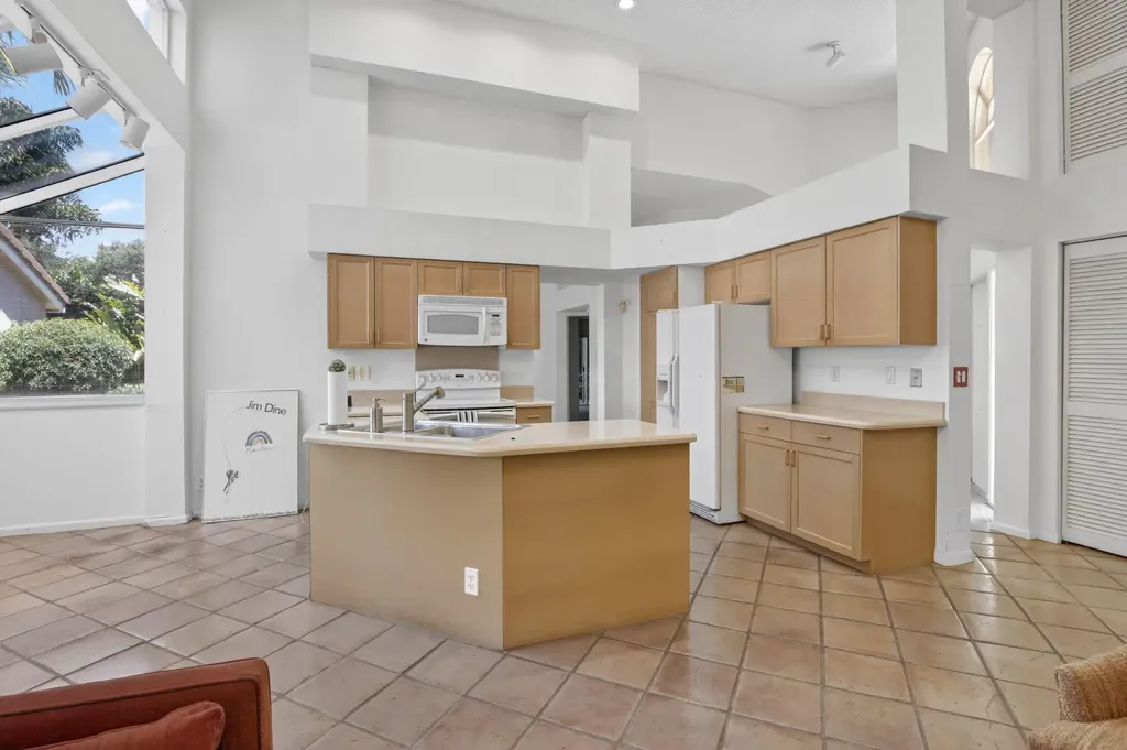 10124 NW 4th Street NW Plantation FL 33324