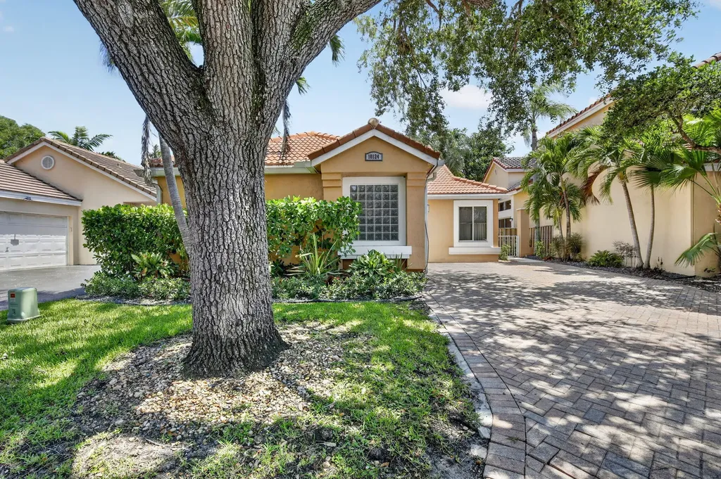 10124 NW 4th Street NW Plantation FL 33324