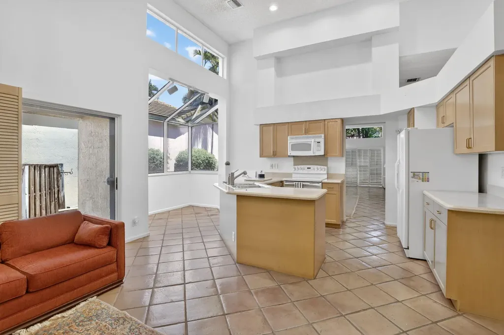 10124 NW 4th Street NW Plantation FL 33324