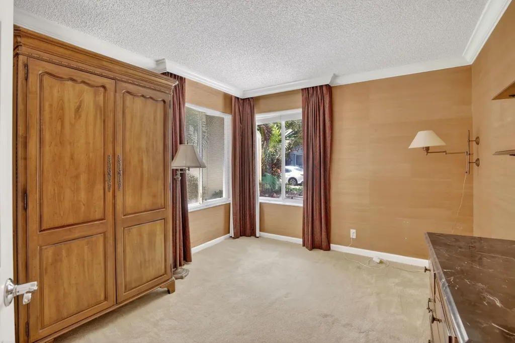 10124 NW 4th Street NW Plantation FL 33324