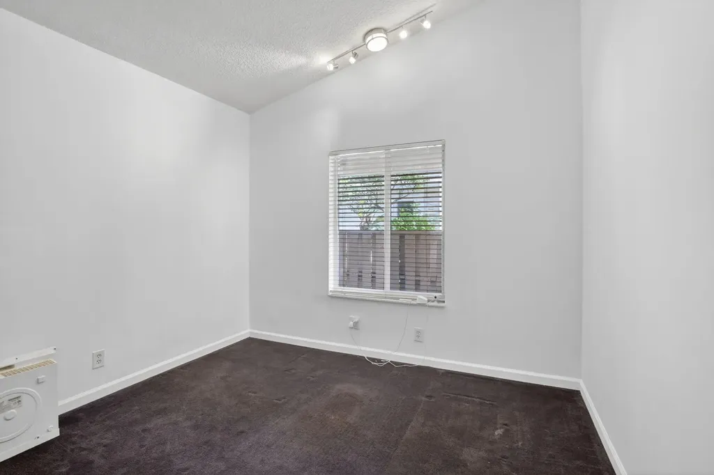 10124 NW 4th Street NW Plantation FL 33324