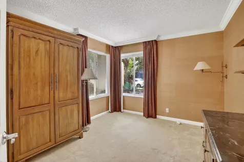 10124 NW 4th Street NW Plantation FL 33324