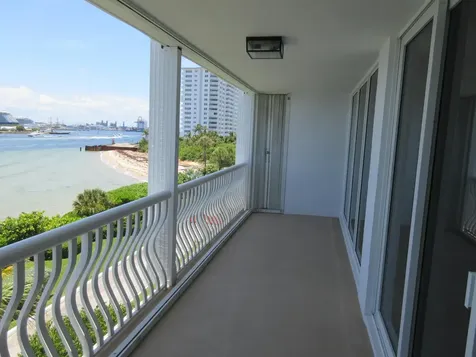 2200 S Ocean Lane Fort Lauderdale FL 33316