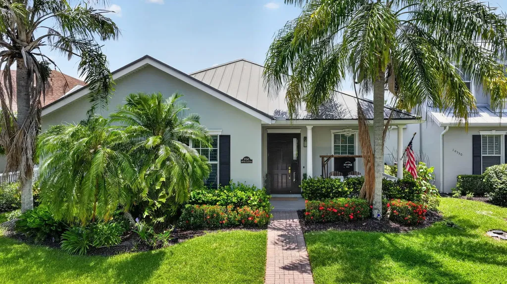 10542 SW Westlawn Boulevard Port St Lucie FL 34987
