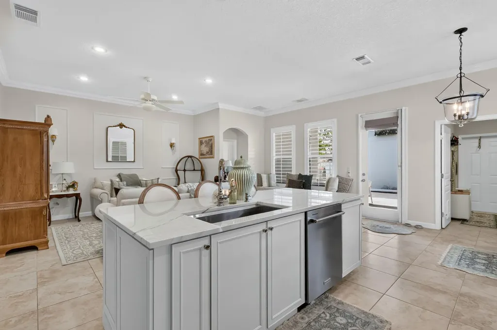 10542 SW Westlawn Boulevard Port St Lucie FL 34987