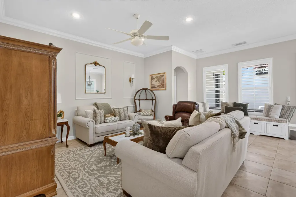 10542 SW Westlawn Boulevard Port St Lucie FL 34987