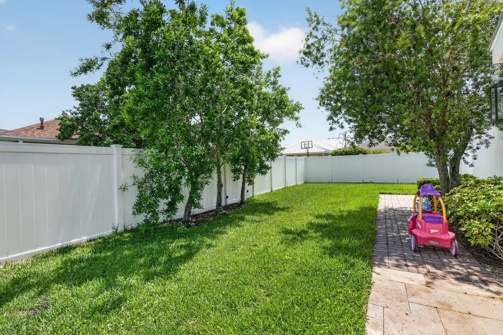 10542 SW Westlawn Boulevard Port St Lucie FL 34987