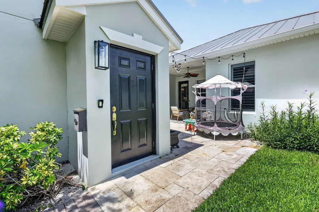 10542 SW Westlawn Boulevard Port St Lucie FL 34987