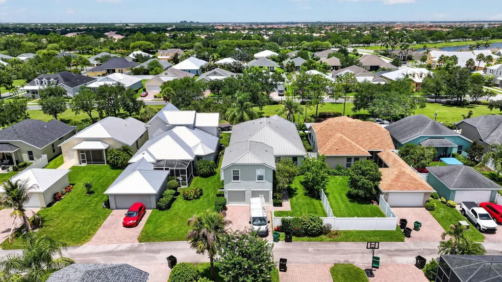 10542 SW Westlawn Boulevard Port St Lucie FL 34987