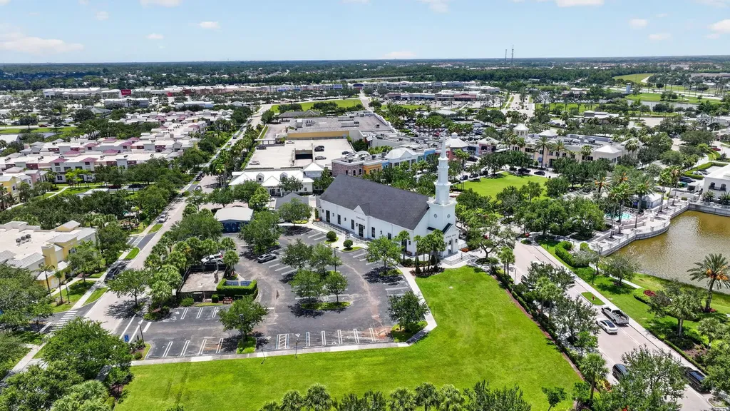 10542 SW Westlawn Boulevard Port St Lucie FL 34987