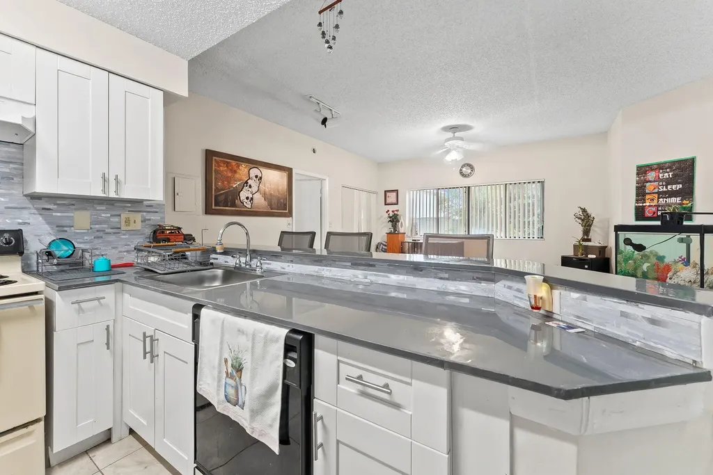 2550 SW 18th Terrace Fort Lauderdale FL 33315
